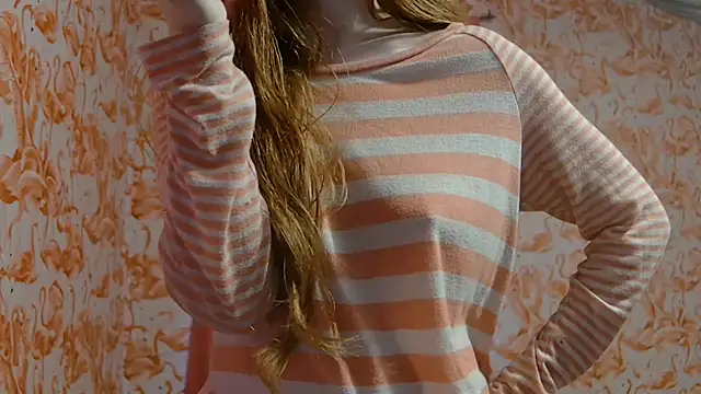 strawberrysmoothie online show from 10-28-25, 07:35