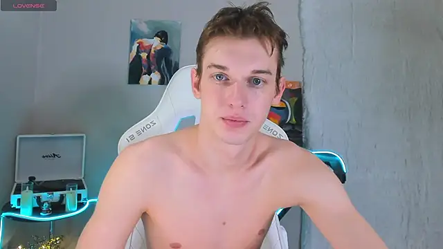 Snapshot of 4ever_dude chatting on 03-10-25, 03:45 4ever dude online show from 03-10-25, 03:45