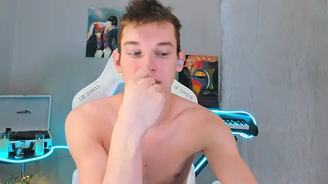 Snapshot of 4ever_dude chatting on 02-12-25, 05:05 4ever dude online show from 02-12-25, 05:05