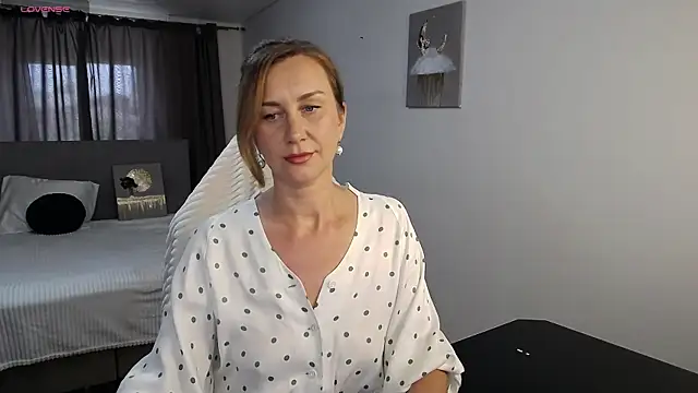 Vanessa Nowak online show from 05-20-26, 11:51