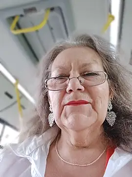 Snapshot of Snezhana chatting on 07-14-26, 04:24 Snezhana online show from 07-14-26, 04:24
