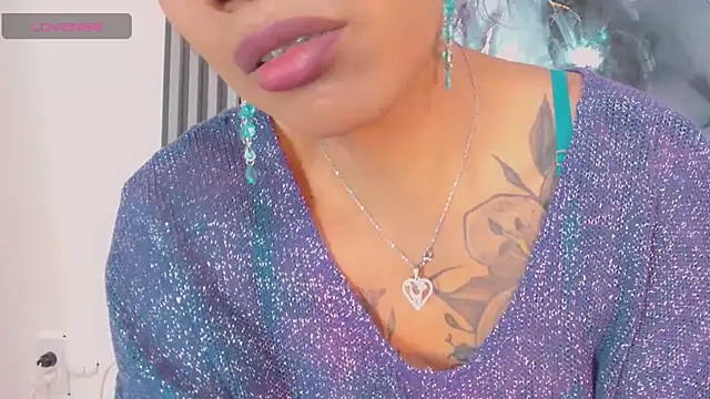 khiara moretti online show from 04-13-26, 07:18