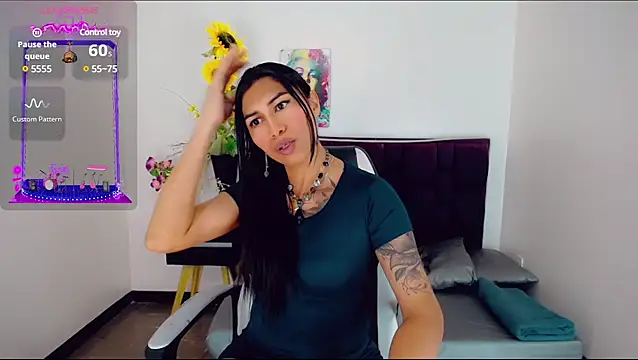 Snapshot of khiara_moretti chatting on 03-22-25, 11:42 khiara moretti online show from 03-22-25, 11:42