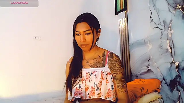 Snapshot of khiara_moretti chatting on 10-03-25, 11:01 khiara moretti online show from 10-03-25, 11:01