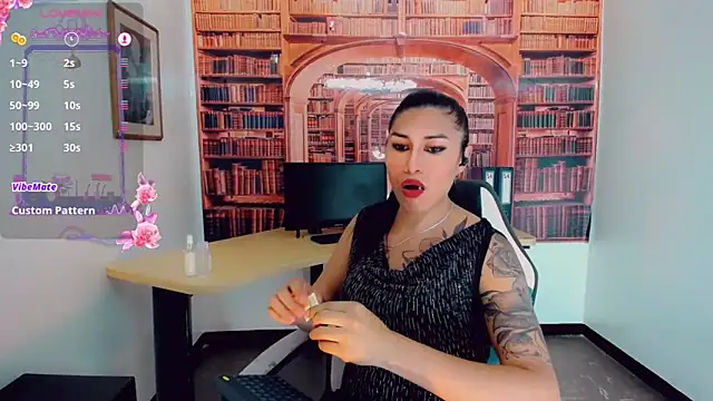 Snapshot of khiara_moretti chatting on 03-03-25, 11:03 khiara moretti online show from 03-03-25, 11:03