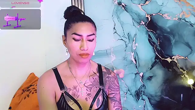 khiara moretti online show from 11-26-25, 11:21