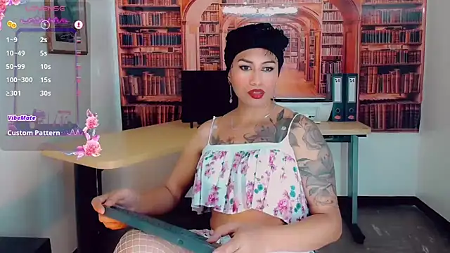 Snapshot of khiara_moretti chatting on 03-15-25, 10:44 khiara moretti online show from 03-15-25, 10:44