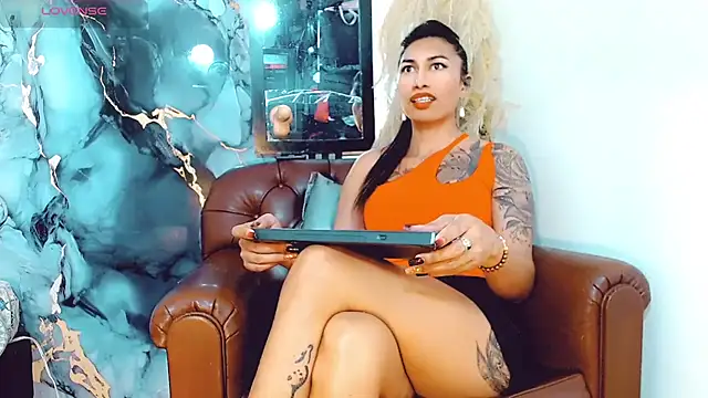 Snapshot of khiara_moretti chatting on 10-10-25, 07:36 khiara moretti online show from 10-10-25, 07:36