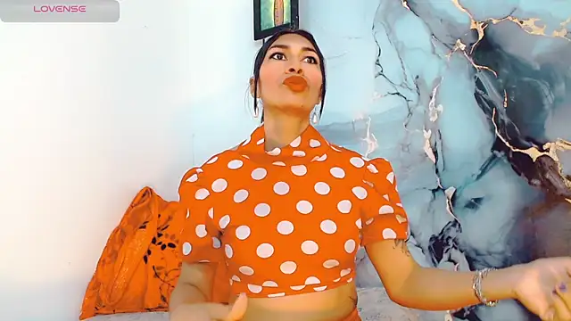 khiara moretti online show from 11-12-25, 11:25