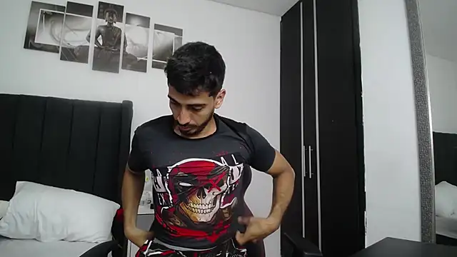 Snapshot of muscle_ares chatting on 02-09-25, 01:35 muscle ares online show from 02-09-25, 01:35