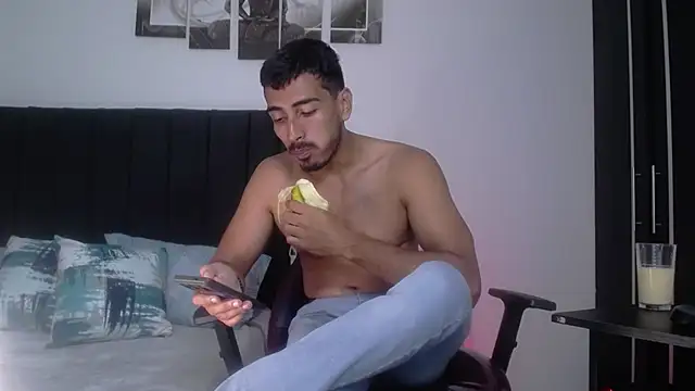 Snapshot of muscle_ares chatting on 03-11-25, 11:55 muscle ares online show from 03-11-25, 11:55