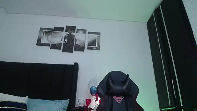 Snapshot of muscle_ares chatting on 02-18-25, 10:49 muscle ares online show from 02-18-25, 10:49