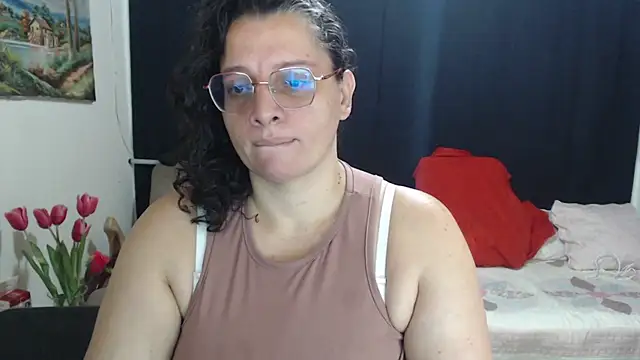 Aleja Gonzales online show from 04-09-26, 02:35