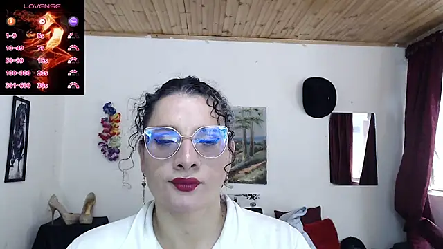 Snapshot of Aleja_Gonzales chatting on 01-17-25, 04:15 Aleja Gonzales online show from 01-17-25, 04:15