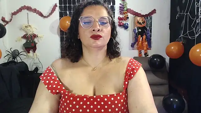 Snapshot of Aleja_Gonzales chatting on 10-26-25, 04:13 Aleja Gonzales online show from 10-26-25, 04:13