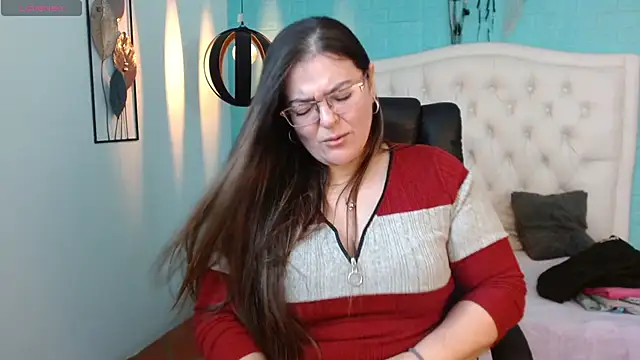 MsJossie online show from 04-18-26, 03:42