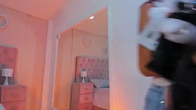 Agathaargent  online show from 11-28-25, 04:34