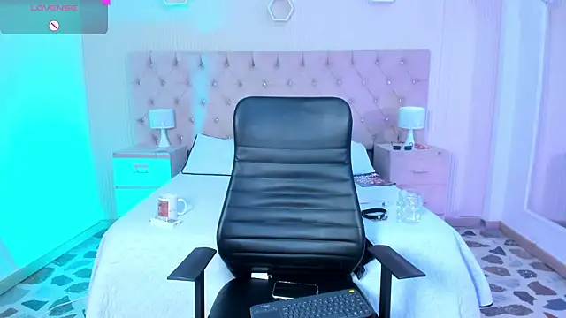 Agathaargent  online show from 10-21-25, 08:58