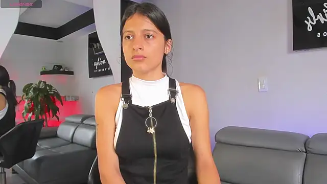 Agathaargent  online show from 03-02-25, 04:14