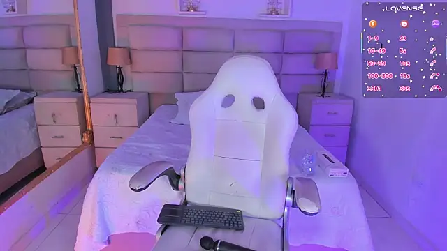 Agathaargent  online show from 12-13-25, 08:04