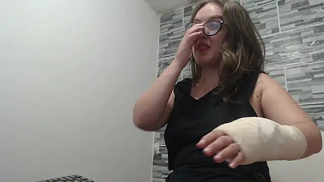 Snapshot of Venus_Santana chatting on 01-17-25, 08:22 Venus Santana online show from 01-17-25, 08:22