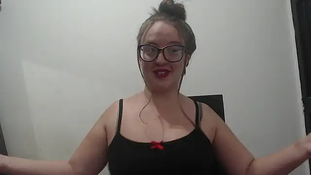 Snapshot of Venus_Santana chatting on 10-21-25, 11:04 Venus Santana online show from 10-21-25, 11:04