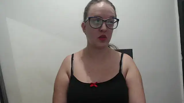 Snapshot of Venus_Santana chatting on 10-08-25, 06:08 Venus Santana online show from 10-08-25, 06:08