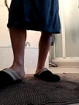 Snapshot of maxcock214 chatting on 11-18-25, 03:15 maxcock214 online show from 11-18-25, 03:15