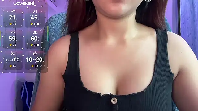 Snapshot of Royal_girl_1 chatting on 09-19-25, 05:06 Royal girl 1 online show from 09-19-25, 05:06
