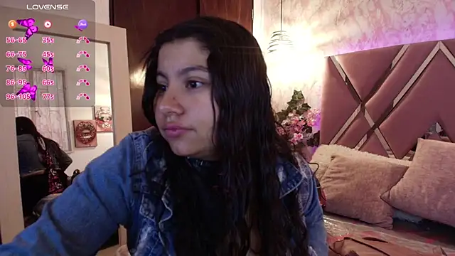 Snapshot of Miaa_Smiith1 chatting on 03-15-25, 12:13 Miaa Smiith1 online show from 03-15-25, 12:13