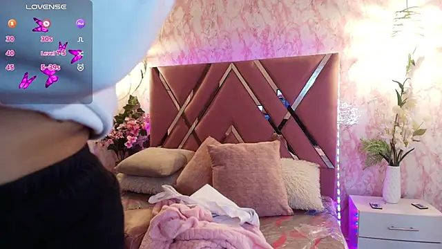 Snapshot of Miaa_Smiith1 chatting on 03-08-25, 12:20 Miaa Smiith1 online show from 03-08-25, 12:20