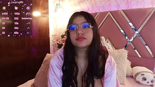 Snapshot of Miaa_Smiith1 chatting on 02-15-25, 03:17 Miaa Smiith1 online show from 02-15-25, 03:17