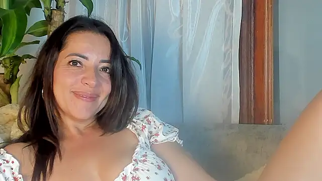 Capriijonesxxx online show from 12-07-24, 12:46