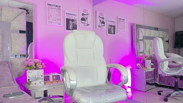 Sara Greey online show from 03-27-26, 01:56