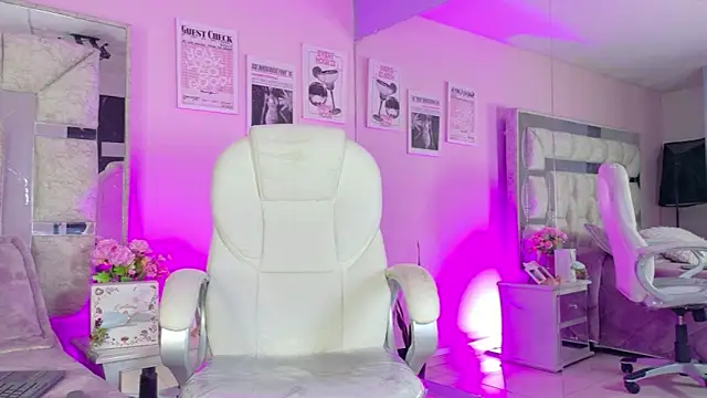 Sara Greey online show from 04-13-26, 01:59