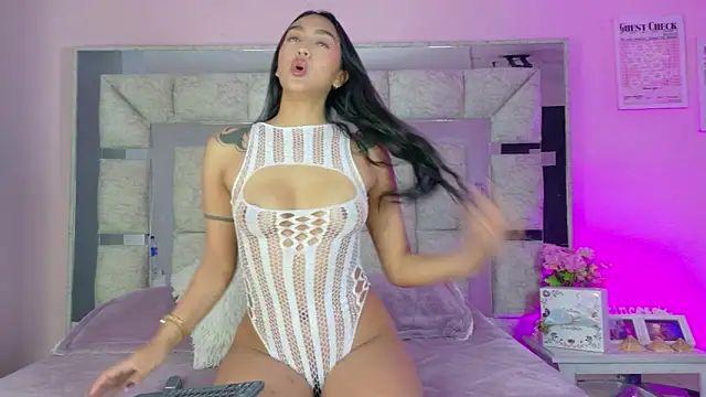 Sara Greey online show from 04-30-26, 02:46