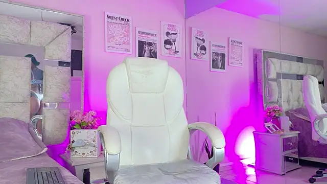 Sara Greey online show from 04-18-26, 03:03