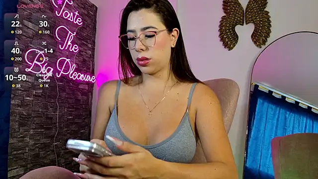Skarlet219 online show from 02-06-26, 04:03