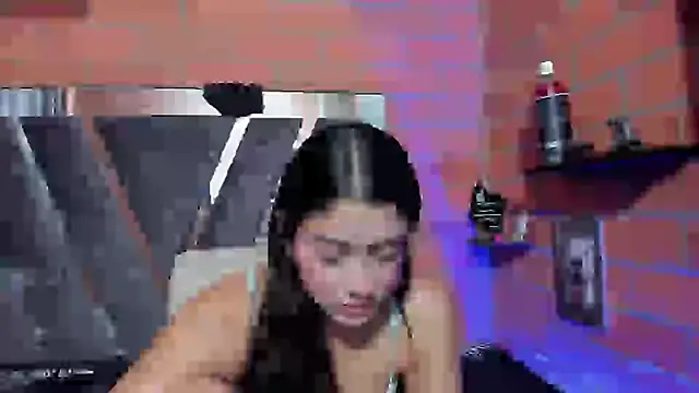 Snapshot of sainix_ chatting on 12-12-24, 12:27 sainix online show from 12-12-24, 12:27