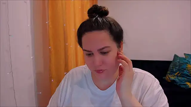 Snapshot of _madalexa_ chatting on 02-02-25, 06:36  madalexa  online show from 02-02-25, 06:36