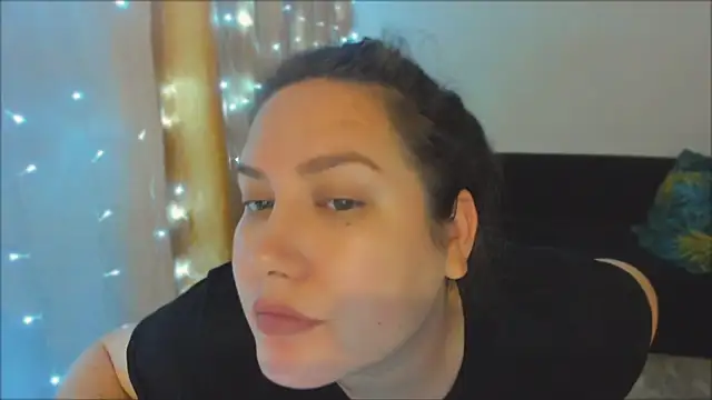 Snapshot of _madalexa_ chatting on 09-09-25, 08:51  madalexa  online show from 09-09-25, 08:51