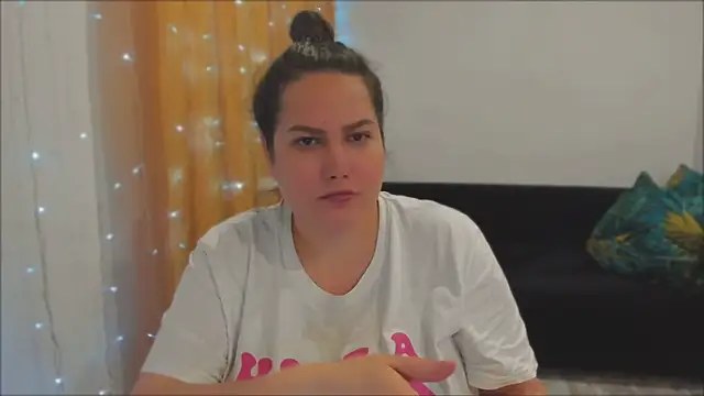Snapshot of _madalexa_ chatting on 09-14-25, 05:57  madalexa  online show from 09-14-25, 05:57