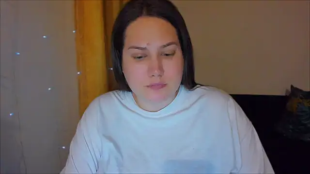 Snapshot of _madalexa_ chatting on 03-08-25, 12:00  madalexa  online show from 03-08-25, 12:00