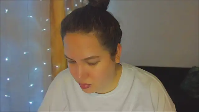 Snapshot of _madalexa_ chatting on 09-24-25, 10:48  madalexa  online show from 09-24-25, 10:48