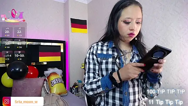 Snapshot of Moon_Water__ chatting on 09-25-25, 11:38 Moon Water online show from 09-25-25, 11:38