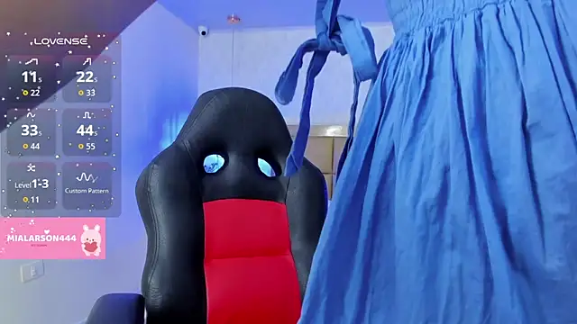 LARSONMIA online show from 10-03-25, 12:17