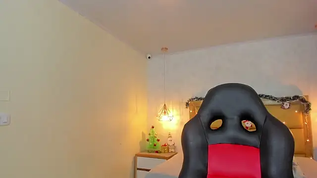 LARSONMIA online show from 12-20-25, 12:30