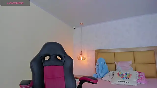 LARSONMIA online show from 03-10-25, 12:17