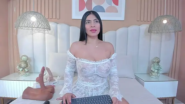 Sara Vanegas online show from 03-30-26, 05:47