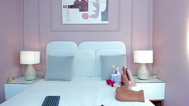 Snapshot of Sara_Vanegas chatting on 09-27-25, 12:00 Sara Vanegas online show from 09-27-25, 12:00